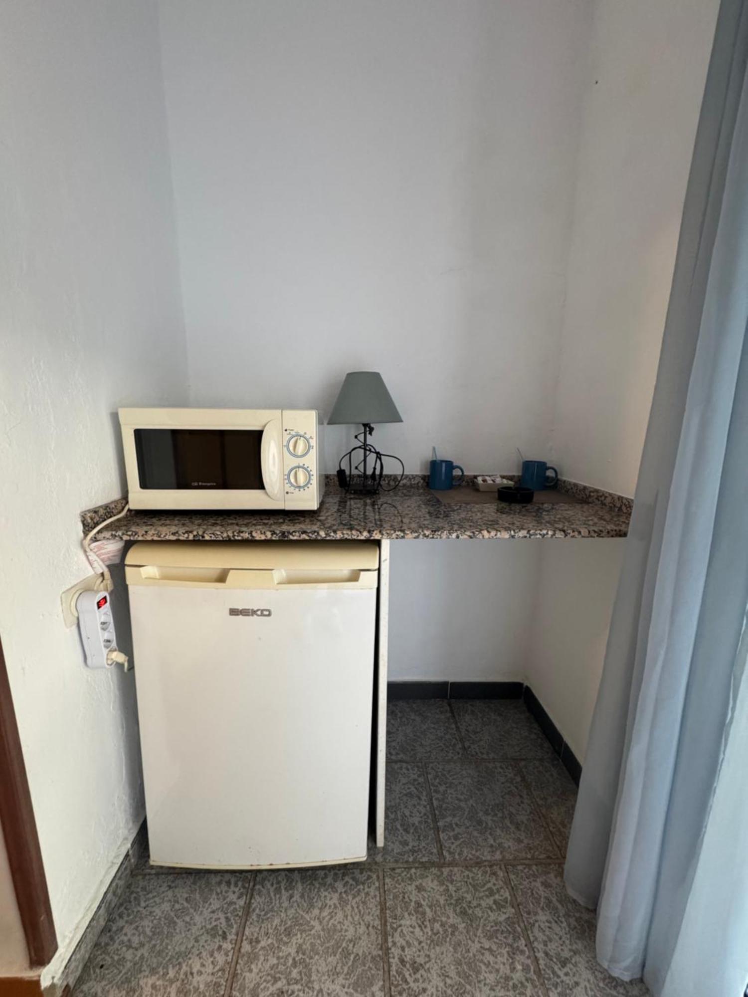 לוס קניוס דה מקה Hostal Miramar מראה חיצוני תמונה